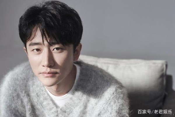 《百度娱乐年度人物》中，有个光头家喻户晓，有位女星倍受争议