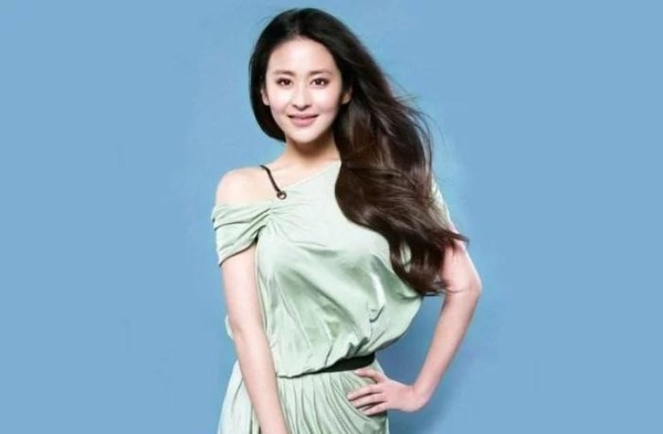贾玲终于瘦下来了，太像宋慧乔，能当明星的女人果然颜值都不低