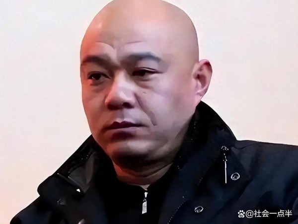 赵君离婚22年，前妻成杜淳继母、儿子叫别人爹，他如今怎样了？