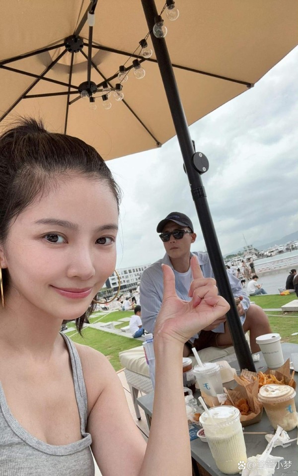 杜淳和王灿这对夫妻最近在综艺节目...@莹莹小梦的动态