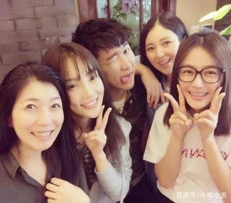 张大大的人缘有多好？来看看他和娱乐圈多少女星有过合影吧！
