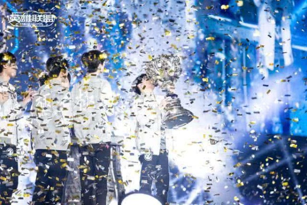 小花生拒绝百万美金留守LCK，RNG与IG竟成幕后“黑手”？
