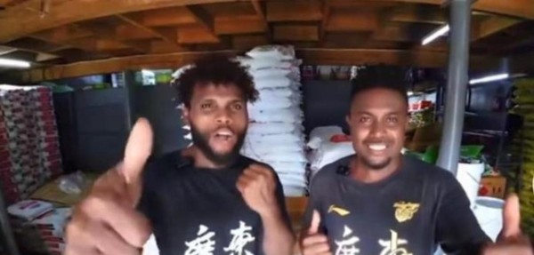 徐杰在广东明星效应中，70万工资算个P，其它明气收入才是正道，胡明轩受伤时徐杰无怨无悔打满40分钟成团队榜样