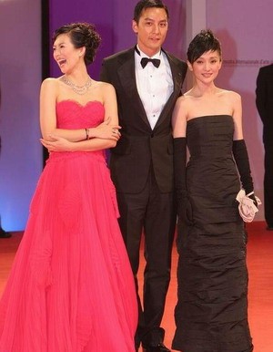章子怡、周迅：两个大明星 一对好姐妹