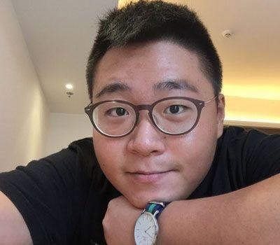 曾跟释小龙齐名的小胖子, 如今母亲抑郁, 穷到社保都缴不起