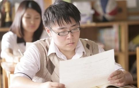 曾跟释小龙齐名的小胖子, 如今母亲抑郁, 穷到社保都缴不起