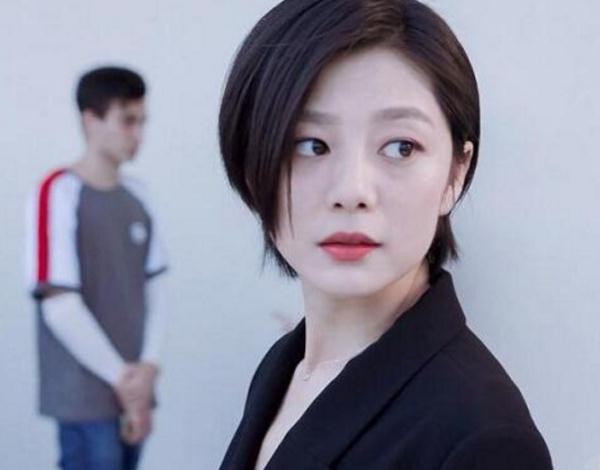 《亲爱的热爱的》吴白和艾情差几岁？两人的结局如何？