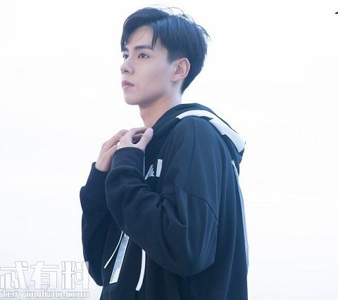 亲爱的热爱的吴白喜欢谁结局如何？吴白和韩商言是什么关系