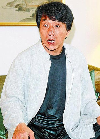 成龙与吴绮莉婚外情曝光 生小龙女报复成龙