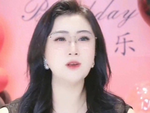 刀迷李斌斌老师生日音乐会感谢刀郎和大大小小带给她流量