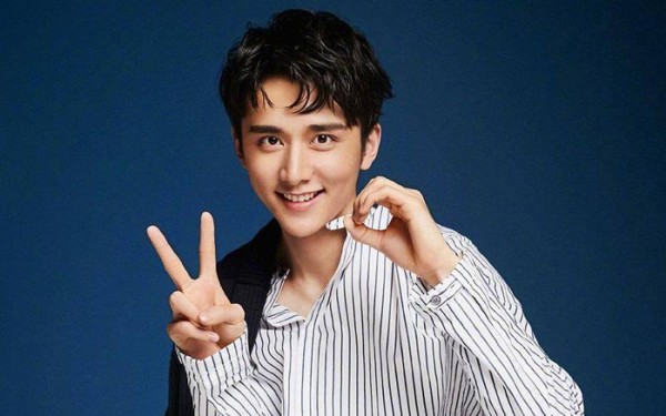 《旧时光》中的大暖男，生活里的小文青，演技好的让人赞叹！