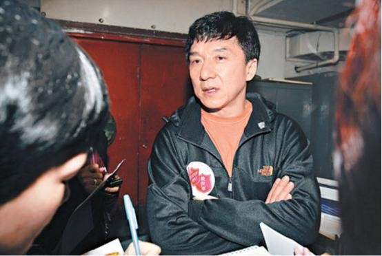 成龙家喻户晓，但是他父亲比他还要厉害，曾经是戴笠手下的特务