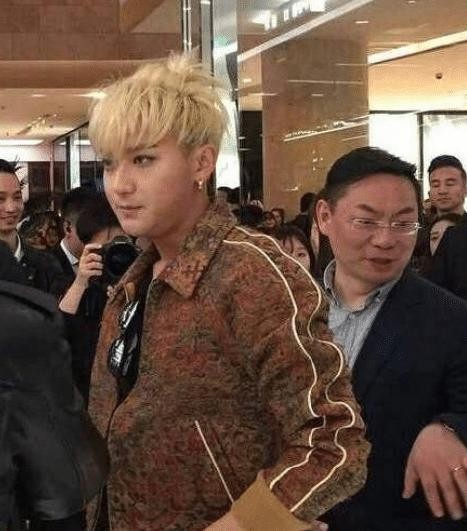 明星发胖毁所有：周杰伦变脸赵本山，黄子韬回归农村“葬爱”家族
