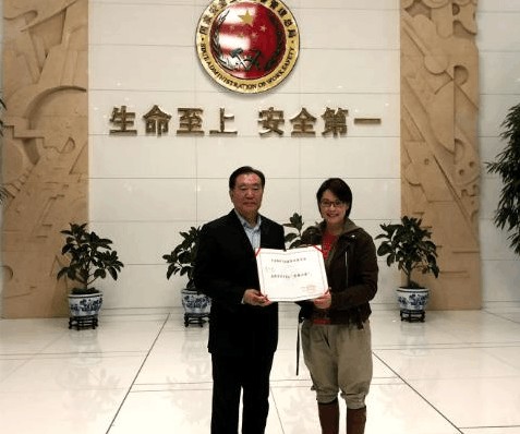 宋丹丹无奈地退出《演员的诞生》, 接替的导师竟是他, 网友: 别来淌这浑水了!
