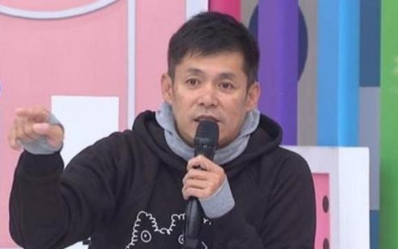 他曾是一线主持人，负债600万后，如今沦落到卖柚子为生