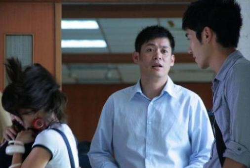 他曾是一线主持人，负债600万后，如今沦落到卖柚子为生
