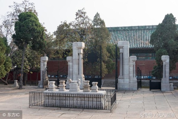 寻龙点穴风水故事知识大全：袁世凯迁祖坟，破