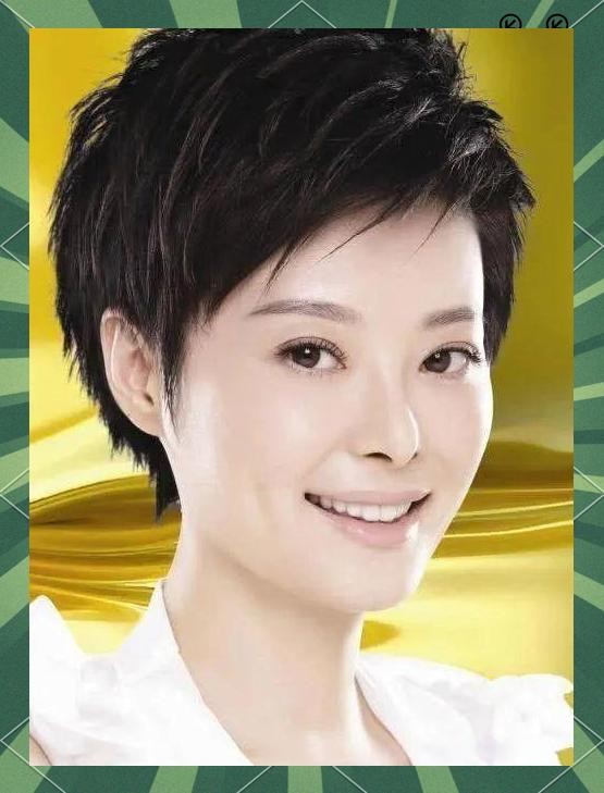 袁立揭露娱乐圈黑幕：粉丝、明星与节目背后的真相
