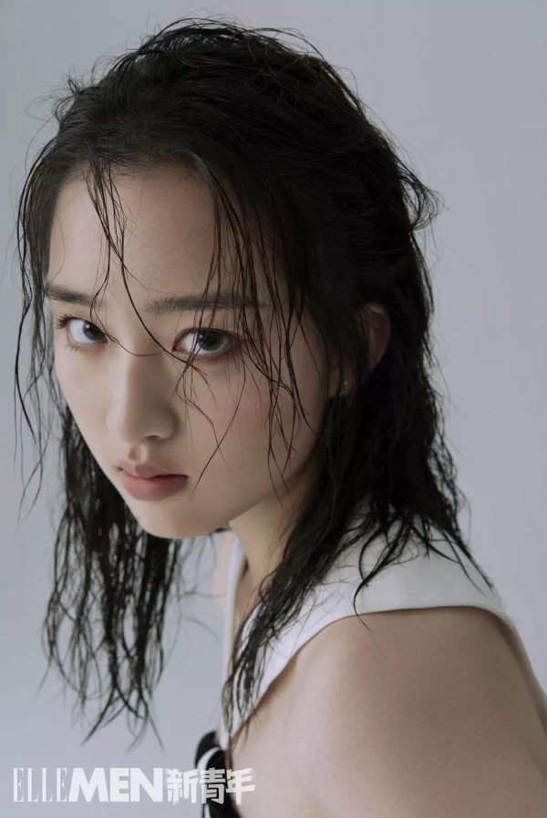 Hair, Face, Hairstyle, Eyebrow, Forehead, Chin, Lip, Beauty, Black hair, Nose, 