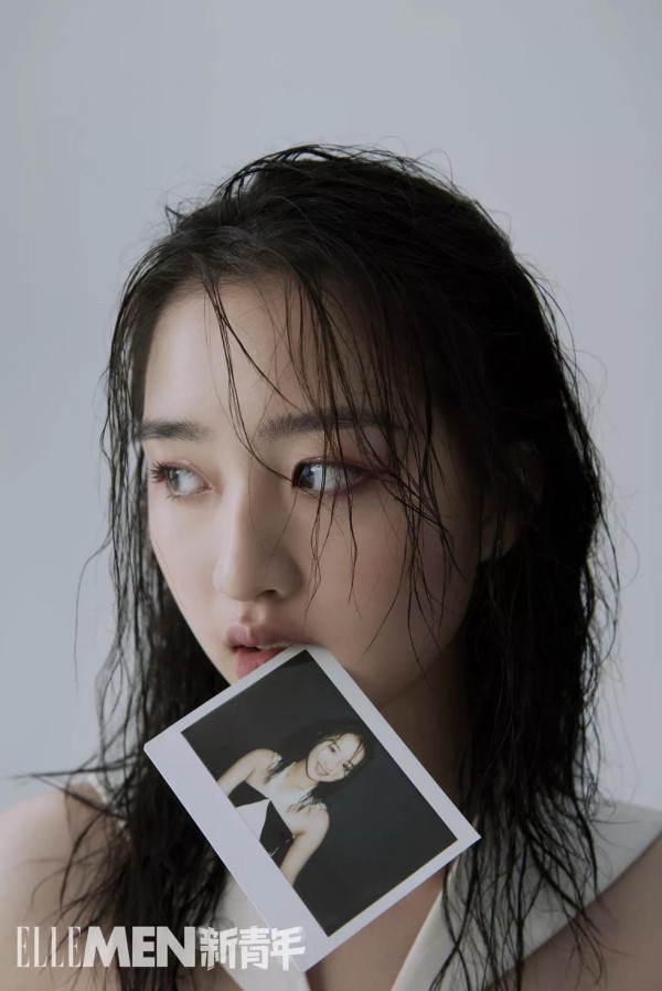 Hair, Face, Eyebrow, Nose, Forehead, Chin, Skin, Cheek, Beauty, Eye, 
