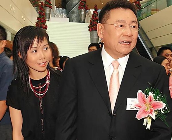 刘銮雄敲打吕丽君：没生意头脑，无法单独照顾子女，不要惹甘比