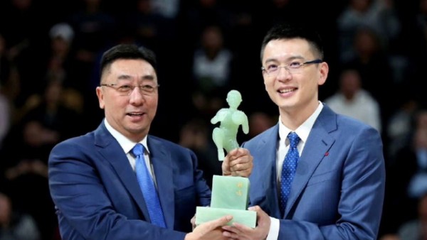 又赢了！杨鸣颜值 身高双赢当红男星黄景瑜 无愧CBA第一帅哥