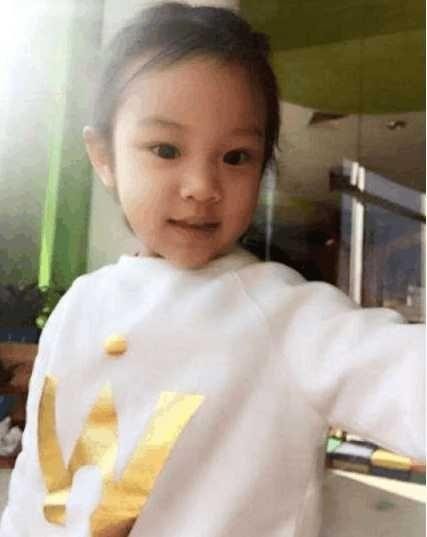 邓莎老公成谜, 可她忽略了基因强大, 孩子长相可看出生父竟然是?