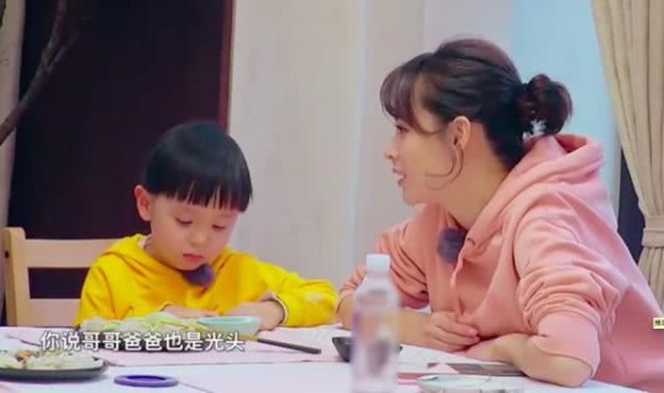 邓莎老公终于曝光了，这下说大麟子是单亲家庭的该闭嘴了