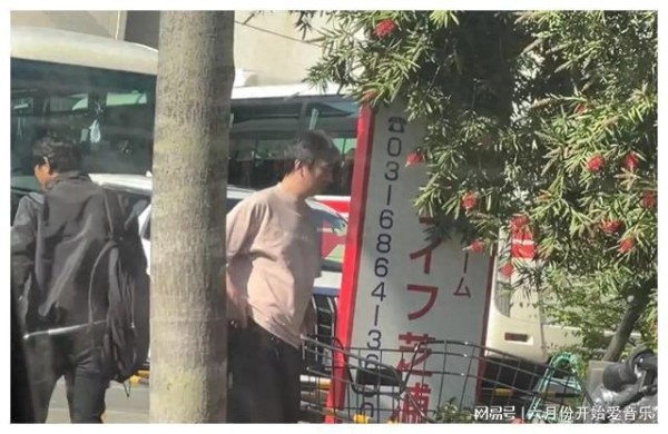 王思聪小羽分手曝光，聊天记录显纯情，语气宛如初中生