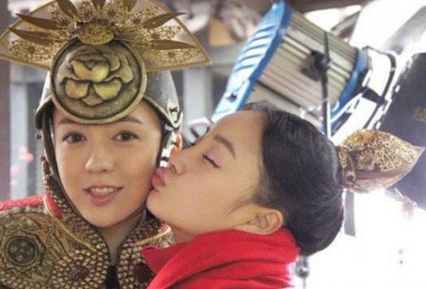 继马苏之后又一女明星发声力挺李小璐! 原来“鱼”指的是她!