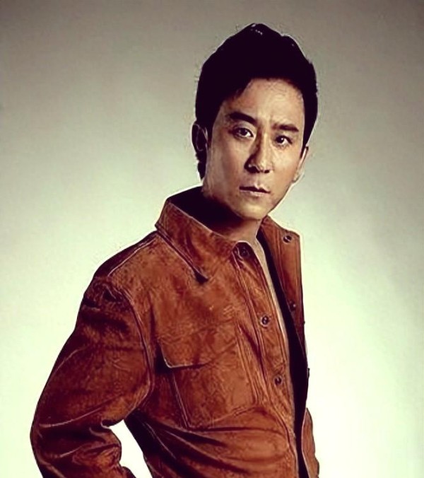 赵毅的演戏人生：单身高人选择与成就