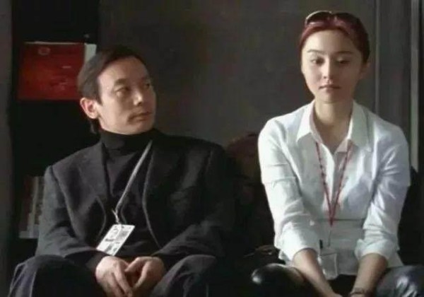 崔永元前女同事和晶发声：他实在没有穿什么衣服呀