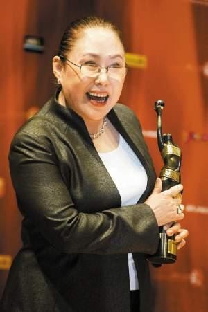 斯琴高娃：长姐如母，我是5个弟弟的另一个妈妈