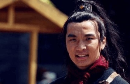 水浒传中阮小七的性格怎样？他有哪些事迹呢？