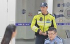 驾驶员违停造堵还不认错，武汉交警依法予以处罚