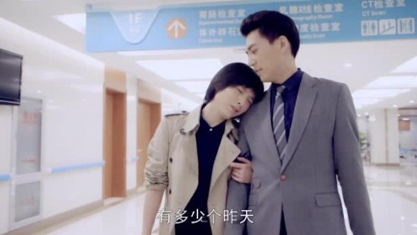 她是靳东老婆,她和刘涛是密友,她说:在一起的时候吃才最重要