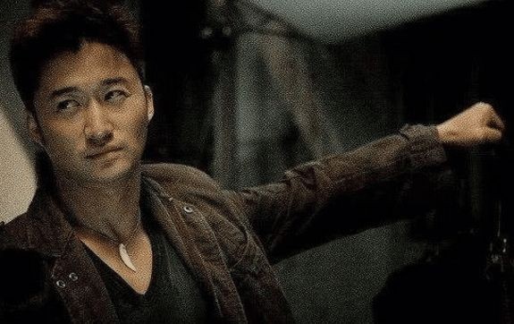 吴京一脚把谢霆锋踢下楼，从此两人再无合作，霆锋：心里有阴影了