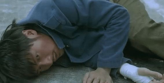 吴京一脚把谢霆锋踢下楼，从此两人再无合作，霆锋：心里有阴影了