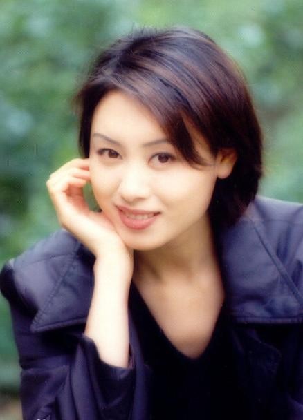 “高婕”郭可盈罕现身，年近半百依旧神颜，婚后绯闻接连不断？