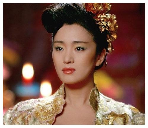 张艺谋捧红的5位“谋女郎”，前4位是一线女星，只有她退出娱乐圈