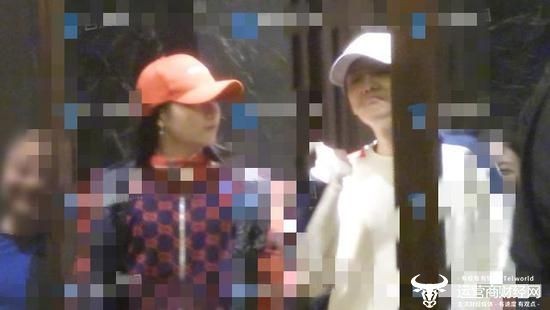 网曝这两个当红年轻艺人已同居 粉丝隔空怒喊“不自爱”？