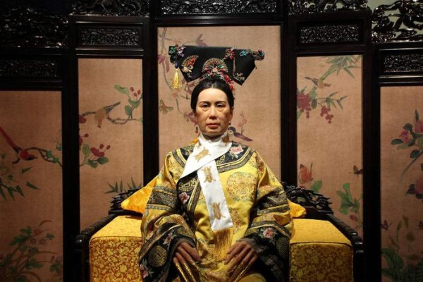 那英真的和清朝皇族有渊源吗？跟慈禧又有什么样的血缘关系呢？