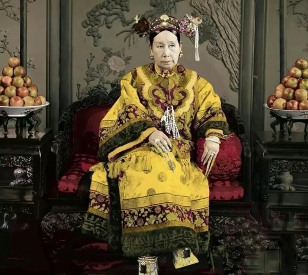 慈禧与李莲英到底有多亲密
