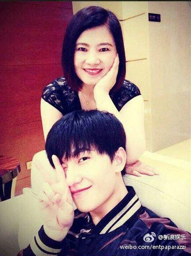 杨洋妈妈清秀照片曝光 杨洋家庭背景父母是做什么的介绍