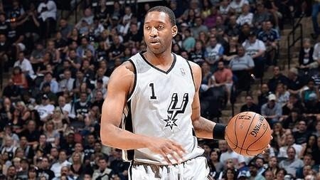 NBA球星白边职业生涯回顾与赛场表现深度解析