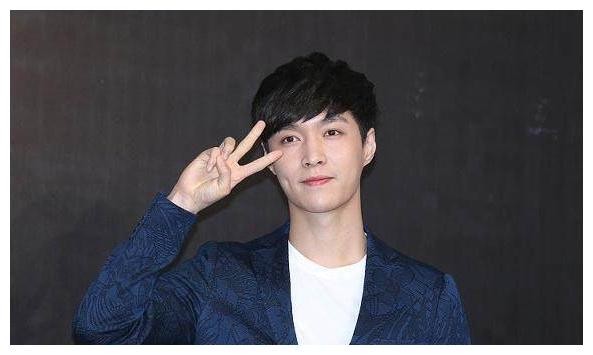 明星也追星？杨幂偶像谢霆锋，最后一位是追星赢家。