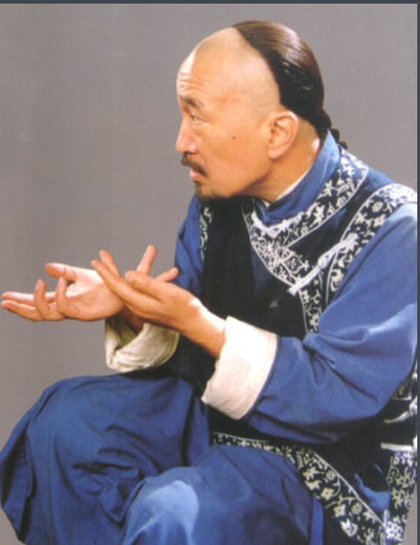 73岁李保田与儿子罕同框，两人五官如复制粘贴，网友：更像兄弟！