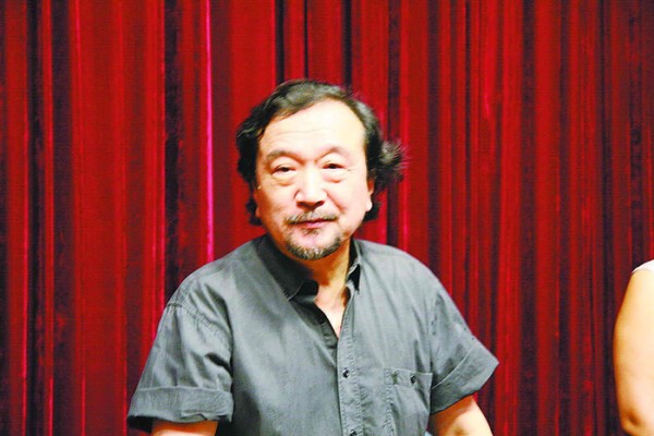 演技不输李雪健，因说实话险些被封杀，如今娶小16岁娇妻幸福美满