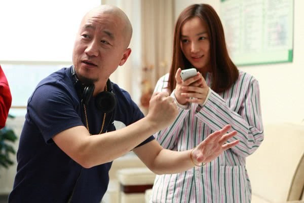 演技不输李雪健，因说实话险些被封杀，如今娶小16岁娇妻幸福美满