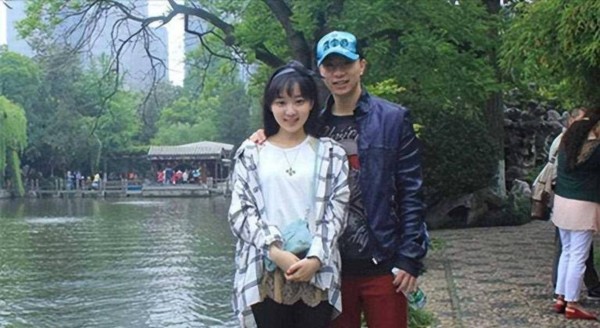 见过蹭流量的，见过蹭热度的，还真没见过倪妮这样蹭亲戚，借马龙微信成功加上夏露还邀聚会，娱乐圈关系真复杂